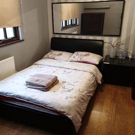 Master Room Near Heathrow London Eksteriør bilde