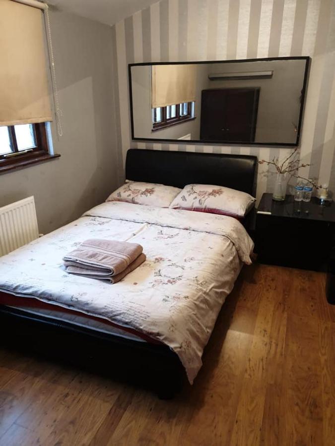Master Room Near Heathrow London Eksteriør bilde
